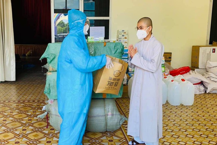 Thư Sài Gòn (số 16): Sư cô Nhuận Bình - chỉ cần có tình thương, chúng ta sẽ chiến thắng - Ảnh 2.