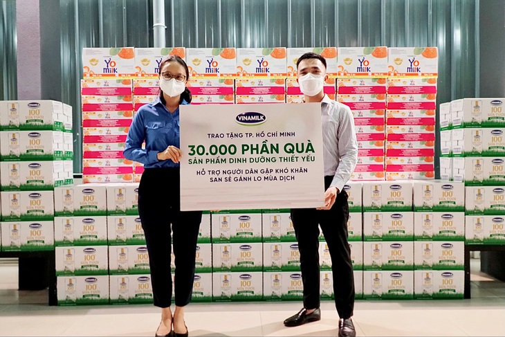 San sẻ khó khăn với cộng đồng - Một trong ba mục tiêu của Vinamilk trong mùa dịch - Ảnh 2. San sẻ khó khăn với cộng đồng - Một trong ba mục tiêu của Vinamilk trong mùa dịch - Ảnh 2.