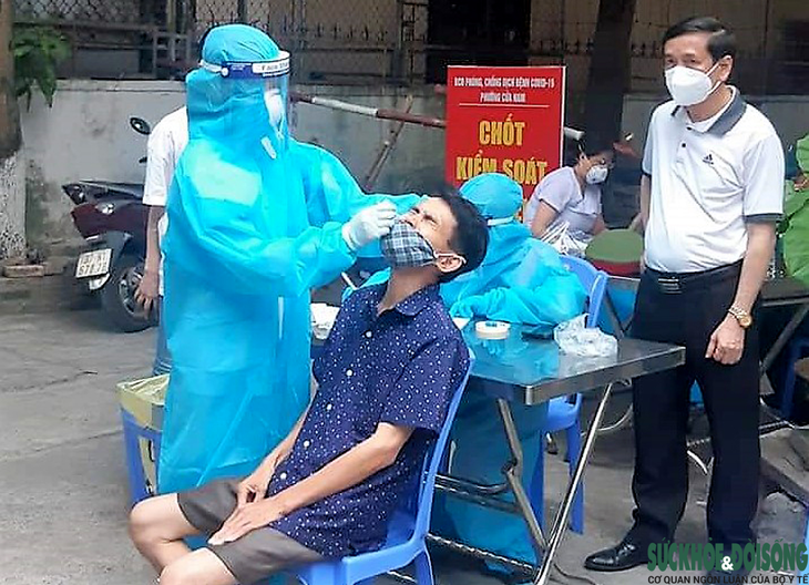 Nghệ An: Giãn cách xã hội TP. Vinh theo Chỉ thị 15 sau khi xuất hiện 3 ca mắc COVID-19 trong cộng đồng - Ảnh 3.