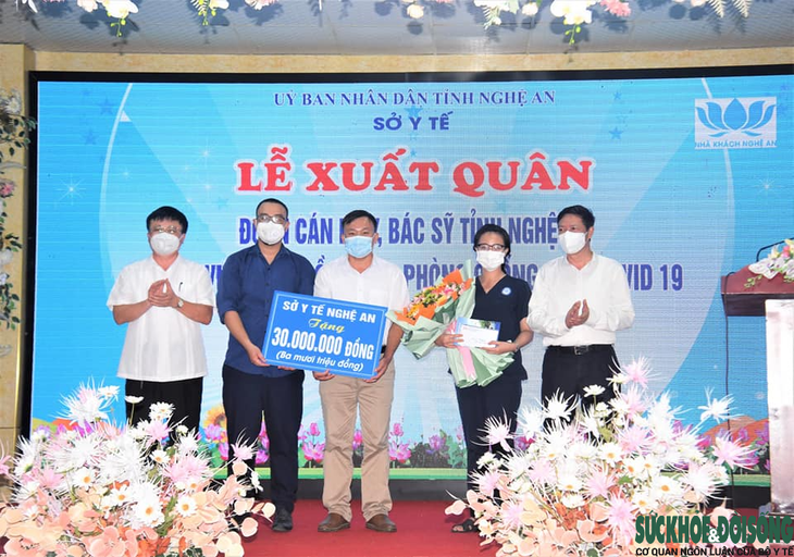Nghệ An: Tiếp tục cử 30 cán bộ y, bác sĩ hỗ trợ tỉnh Đồng Nai chống dịch COVID-19 - Ảnh 3. Nghệ An: Tiếp tục cử 30 cán bộ y, bác sĩ hỗ trợ tỉnh Đồng Nai chống dịch COVID-19 - Ảnh 3.