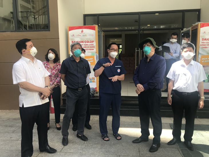 Tập thể thầy thuốc BV Dã chiến số 6: "Lúc nào hết dịch COVID-19 mới về" - Ảnh 1.