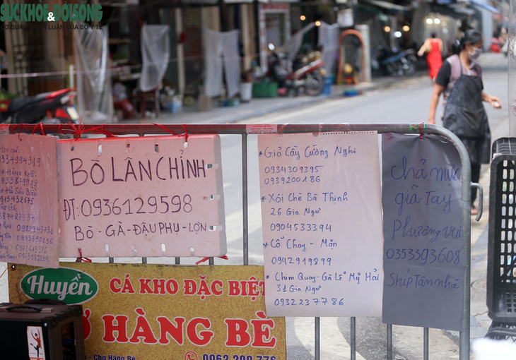 Người dân đi "chợ nhà giàu" ở Hà Nội theo phong cách "alo là mang hàng" - Ảnh 7. Người dân đi "chợ nhà giàu" ở Hà Nội theo phong cách "alo là mang hàng" - Ảnh 7.