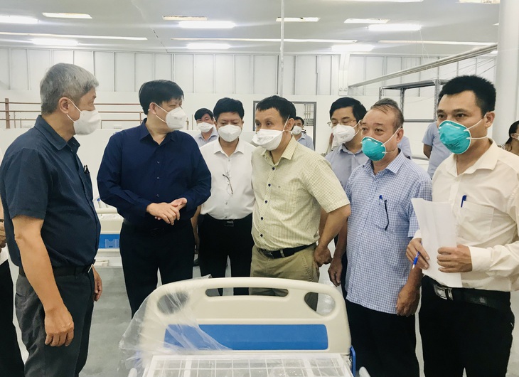 Bộ trưởng Bộ Y tế: Cung cấp đủ "vũ khí" để thầy thuốc điều trị bệnh nhân COVID-19 nặng - Ảnh 1. Bộ trưởng Bộ Y tế: Cung cấp đủ "vũ khí" để thầy thuốc điều trị bệnh nhân COVID-19 nặng - Ảnh 1.