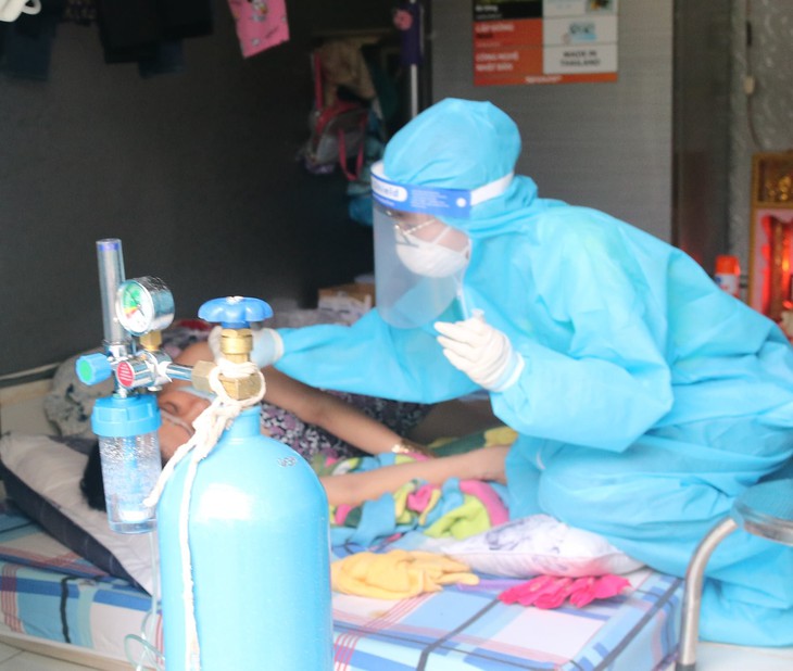 TP. Thủ Đức cấp thuốc điều trị COVID-19 cho các phường - Ảnh 2.