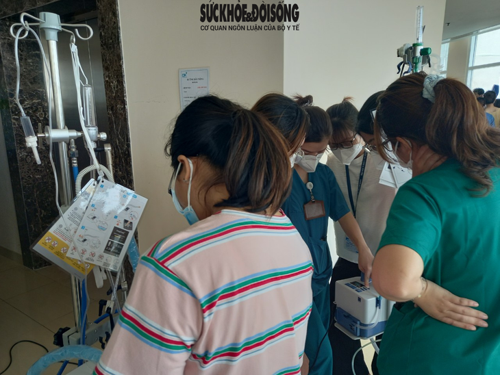 Trung tâm Hồi sức Cấp cứu COVID-19 BV Đại học Y Dược TP.HCM hối hả cứu bệnh nhân nặng - Ảnh 1. Trung tâm Hồi sức Cấp cứu COVID-19 BV Đại học Y Dược TP.HCM hối hả cứu bệnh nhân nặng - Ảnh 1.