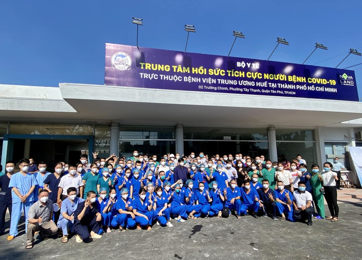 Hơn 13.000 chiến sĩ áo trắng tham gia chống dịch COVID-19 ở TP HCM và các tỉnh, thành phía Nam   - Ảnh 1.