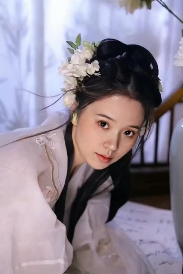 Trả giá đắt vì... bắt trend cổ trang theo ứng dụng FacePlay - Ảnh 3. Trả giá đắt vì... bắt trend cổ trang theo ứng dụng FacePlay - Ảnh 3.
