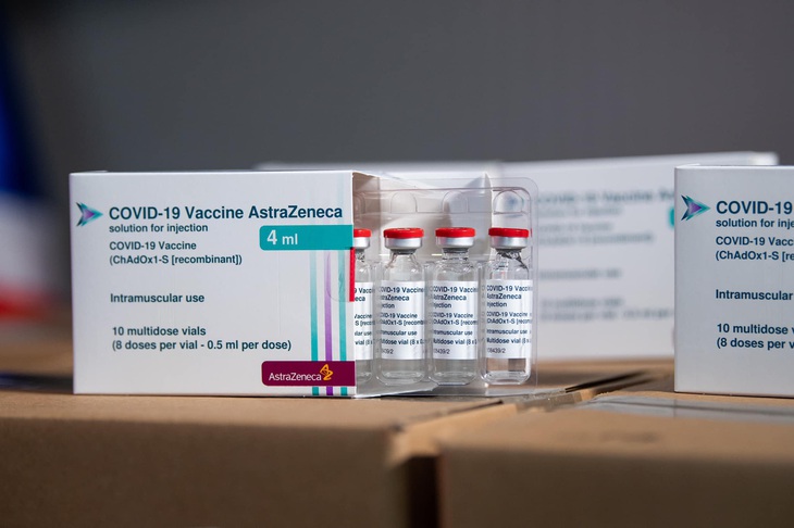 Thêm 1,2 triệu liều vaccine COVID-19 AstraZeneca về Việt Nam - Ảnh 1.