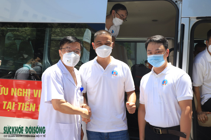 30 thầy thuốc BV Hữu Nghị vào Tiền Giang chống dịch - Ảnh 6.