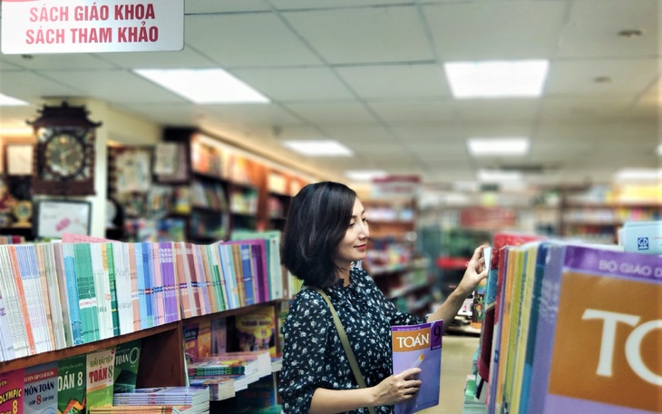 Sách giáo khoa vẫn chưa tới tay học sinh khi năm học mới cận kề, Bộ GD&ĐT nói gì?