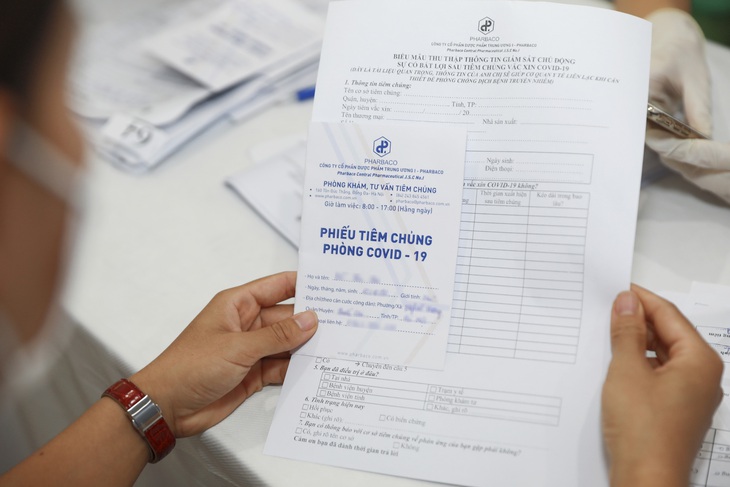Công tác tổ chức đảm bảo giãn cách tại các điểm tiêm chủng vaccine phòng COVID - 19 - Ảnh 3. Công tác tổ chức đảm bảo giãn cách tại các điểm tiêm chủng vaccine phòng COVID - 19 - Ảnh 3.