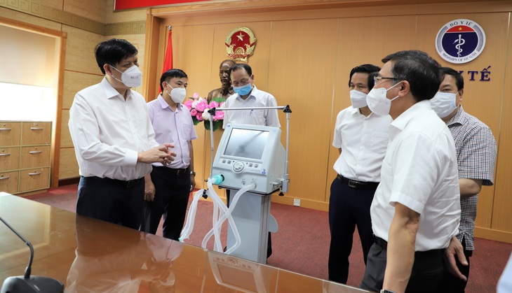 Thêm 200 máy thở cho điều trị bệnh nhân COVID-19 ở TPHCM và các tỉnh, phía Nam - Ảnh 3.