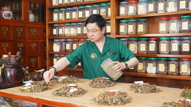 Diễn viên Lê Bê La cổ xúy dùng địa long chữa COVID-19? - Ảnh 8. Diễn viên Lê Bê La cổ xúy dùng địa long chữa COVID-19? - Ảnh 8.