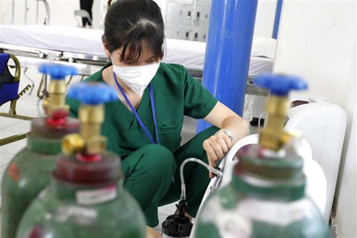 Bộ Y tế: Mỗi trạm y tế lưu động quản lý 50- 100 người bệnh COVID-19 - Ảnh 1.