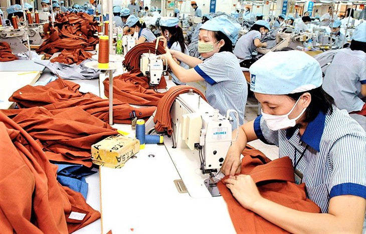 Người dân "chạy" về quê sẽ tạo nên nghịch lý lớn về cung cầu lao động - Ảnh 1.