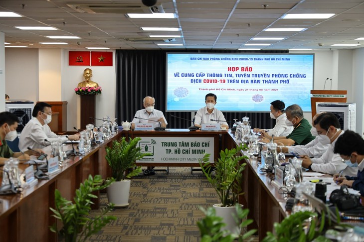 TP.HCM: Người dân ở nhà vẫn mua được thuốc - Ảnh 2.