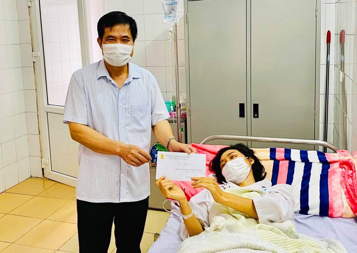 Nữ bác sĩ bị tai nạn chấn thương sọ não khi đi chống dịch - Ảnh 1. Nữ bác sĩ bị tai nạn chấn thương sọ não khi đi chống dịch - Ảnh 1.