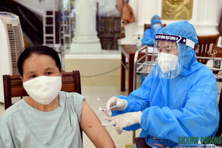 Nghệ An triển khai tiêm hơn 18 ngàn liều vaccine COVID-19  - Ảnh 14.