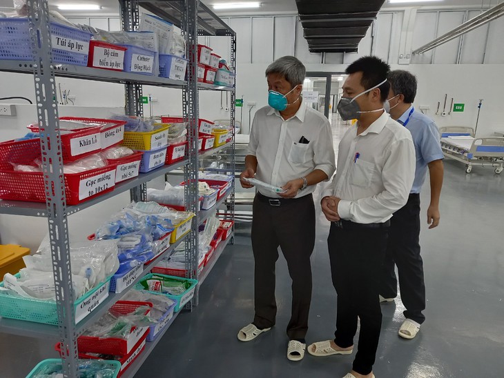 BV Trung ương Huế đưa robot vào hỗ trợ và hối hả nhận bệnh nhân COVID-19 ở Trung tâm Hồi sức tích cực tại TP.HCM - Ảnh 2. BV Trung ương Huế đưa robot vào hỗ trợ và hối hả nhận bệnh nhân COVID-19 ở Trung tâm Hồi sức tích cực tại TP.HCM - Ảnh 2.