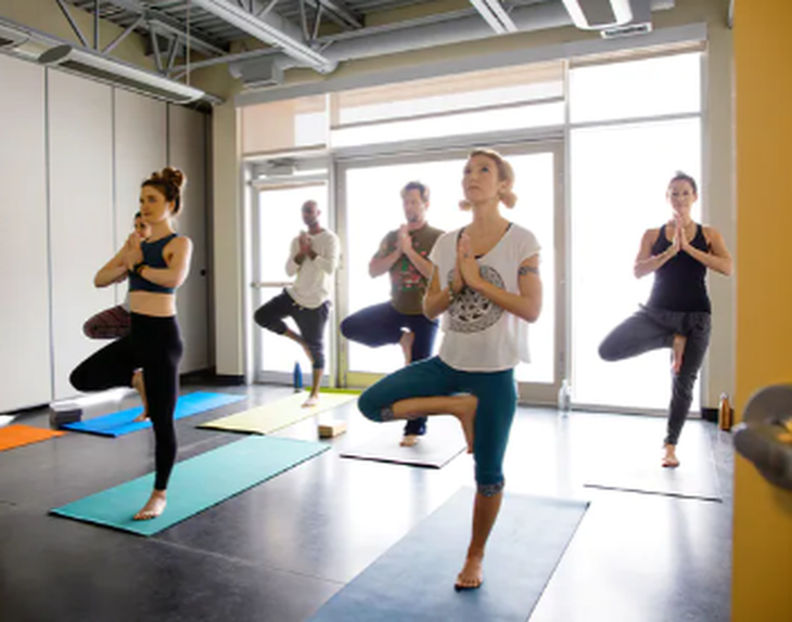 Động tác yoga giữ thăng bằng