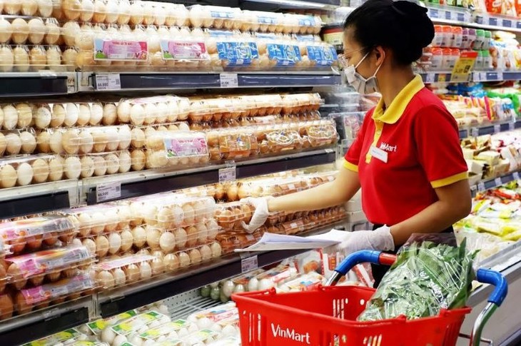 Hệ thống VinMart/VinMart tăng gấp 5 lần lượng hàng hoá, sẵn sàng phục vụ người dân tại TP HCM - Ảnh 1.