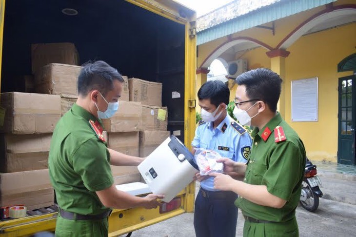 Lô máy tạo oxy không rõ nguồn gốc xuất xứ bị các lực lượng chức năng thu giữ