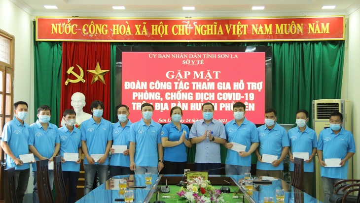 Xuất hiện nhiều ca cộng đồng, Sơn La chi viện cán bộ y tế, công an hỗ trợ Phù Yên dập dịch - Ảnh 2. Xuất hiện nhiều ca cộng đồng, Sơn La chi viện cán bộ y tế, công an hỗ trợ Phù Yên dập dịch - Ảnh 2.