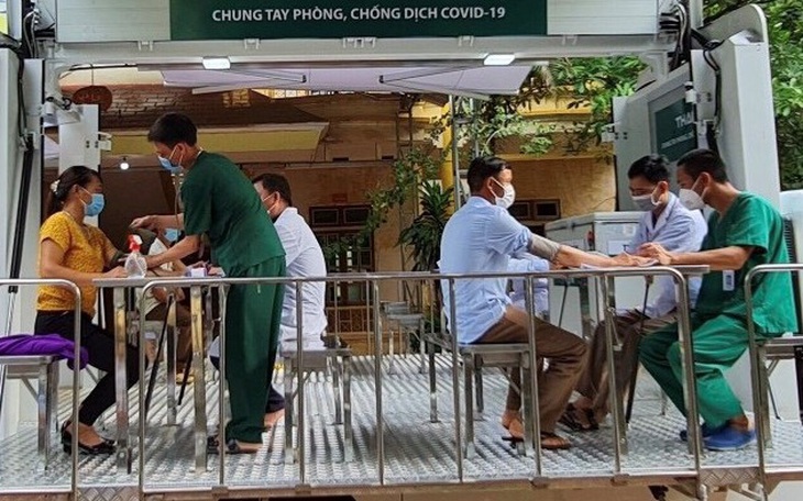Xuất hiện nhiều ca cộng đồng, Sơn La chi viện cán bộ y tế, công an hỗ trợ Phù Yên dập dịch