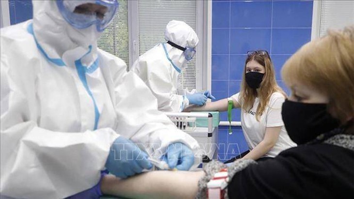 Nga nâng cấp phiên bản mới vaccine Sputnik V hiệu quả hơn trước biến thể Delta - Ảnh 4. Nga nâng cấp phiên bản mới vaccine Sputnik V hiệu quả hơn trước biến thể Delta - Ảnh 4.