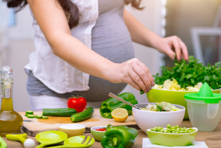 Giải pháp hỗ trợ tăng sức đề kháng cho mẹ bầu và thai nhi - Ảnh 3.