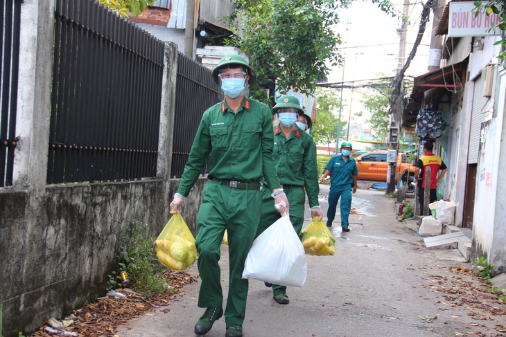 TP.HCM: Gần 500.000 túi quà an sinh đã được trao - Ảnh 3.