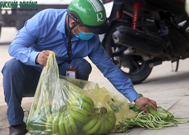 Hà Nội: Xuất hiện thêm loạt ca mắc mới, nhiều ngõ trên đường Nguyễn Trãi được thắt chặt - Ảnh 12. Hà Nội: Xuất hiện thêm loạt ca mắc mới, nhiều ngõ trên đường Nguyễn Trãi được thắt chặt - Ảnh 12.