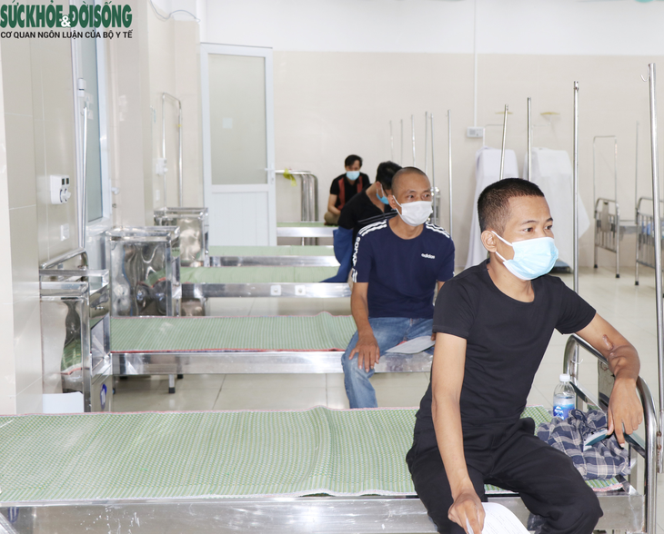 Bệnh nhân điều trị thận nhân tạo phấn khởi vì được tiêm vaccine COVID-19 - Ảnh 4.