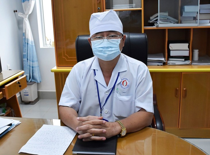 Bệnh viện Đa khoa Bạc Liêu chuẩn bị sẵn sàng thu dung, điều trị bệnh nhân COVID-19 thể nặng Bệnh viện Đa khoa Bạc Liêu chuẩn bị sẵn sàng thu dung, điều trị bệnh nhân COVID-19 thể nặng. Bác sĩ Nguyễn Ích Tuấn, Phó Giám đốc Bệnh viện Đa khoa Bạc Liêu