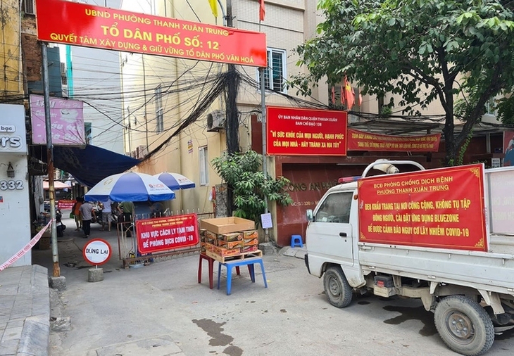 Chủ tịch Hà Nội chỉ là "lỗ hổng" nguy hiểm trong "vùng đỏ" phong toả phòng dịch COVID-19 - Ảnh 2. Chủ tịch Hà Nội chỉ là "lỗ hổng" nguy hiểm trong "vùng đỏ" phong toả phòng dịch COVID-19 - Ảnh 2.