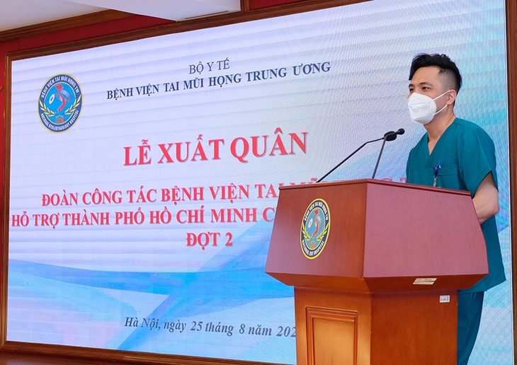 Các "chiến sĩ" Bệnh viện Tai Mũi Họng TW lần 2 vào Trung tâm hồi sức tích cực COVID-19 - Ảnh 4.