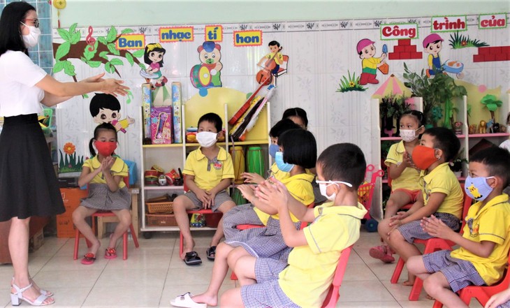 Phối hợp với ngành Y tế xây dựng kịch bản nếu dịch COVID-19 còn kéo dài và phức tạp - Ảnh 2.