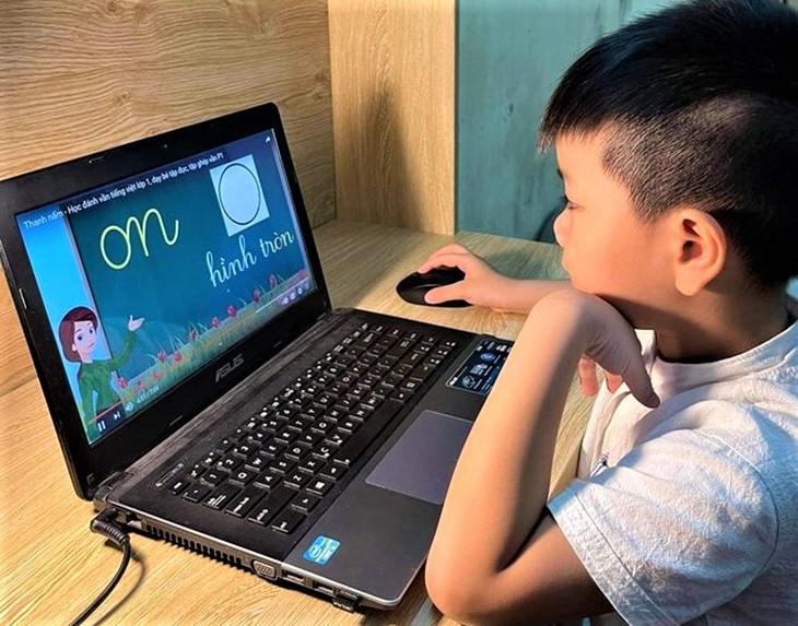 Bộ GD&ĐT: Dạy trực tuyến với học sinh lớp 1 phải phù hợp tâm sinh lý lứa tuổi - Ảnh 2. Bộ GD&ĐT: Dạy trực tuyến với học sinh lớp 1 phải phù hợp tâm sinh lý lứa tuổi - Ảnh 2.