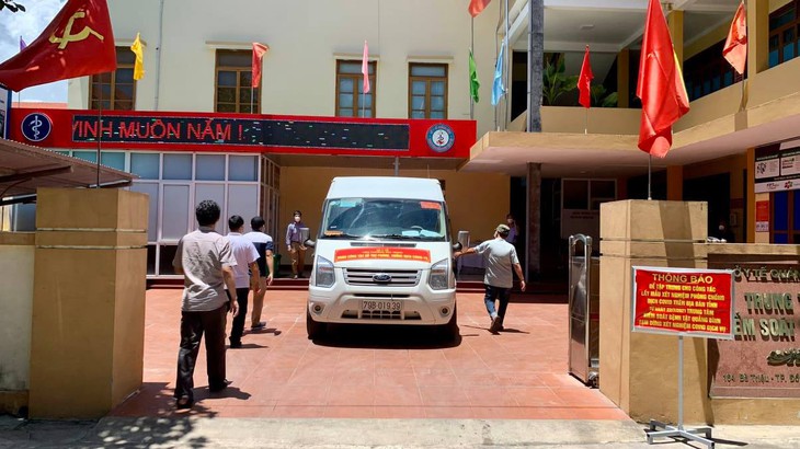 Quảng Bình thêm 45 ca, Viện Pasteur Nha Trang cử đoàn  hỗ trợ tỉnh này chống dịch - Ảnh 2.