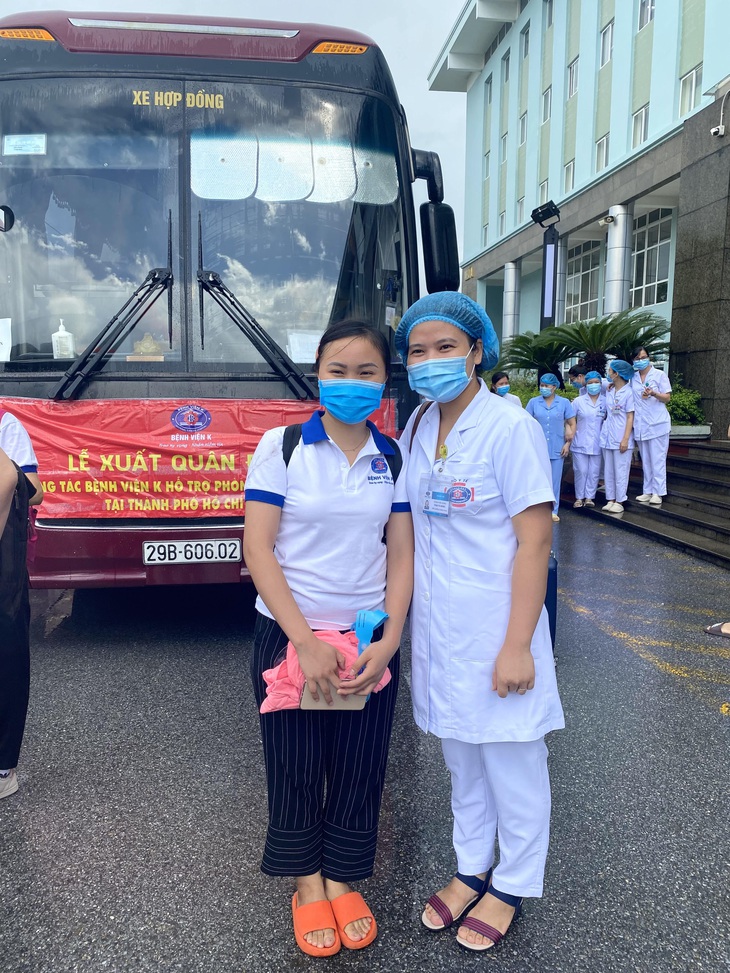 Y bác sĩ Bệnh viện K vào TP HCM chống dịch COVID-19: "Chiến thắng mới về" - Ảnh 1.