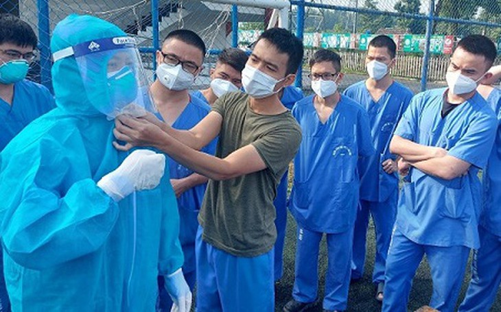 100 bác sĩ nội trú của Đại học Y Hà Nội mang trái tim nhiệt huyết tới Bình Dương