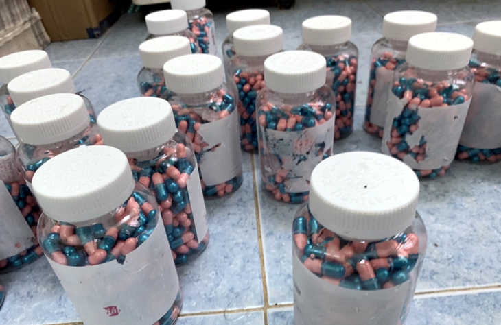 Thuốc điều trị COVID-19 giả bị cơ quan công an phát hiện, thu giữ Thuốc điều trị COVID-19 giả bị cơ quan công an phát hiện, thu giữ