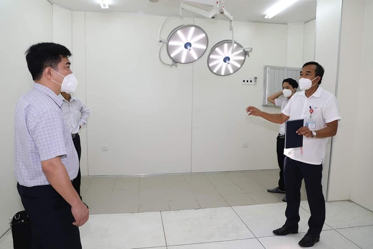 Tổ Công tác Bộ Y tế kiểm tra Bệnh viện Dã chiến điều trị bệnh nhân COVID-19 tỉnh Sóc Trăng - Ảnh 3. Khu phòng được cải tạo thành phòng phẫu thuật ngoại khoa