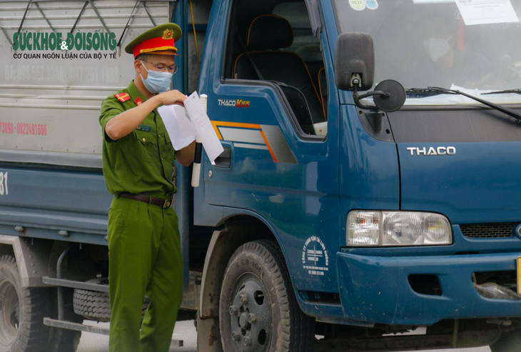 Tiêu cực cấp thẻ “luồng xanh”: Phản hồi “nóng” của Bộ GTVT - Ảnh 2. Tiêu cực cấp thẻ “luồng xanh”: Phản hồi “nóng” của Bộ GTVT - Ảnh 2.