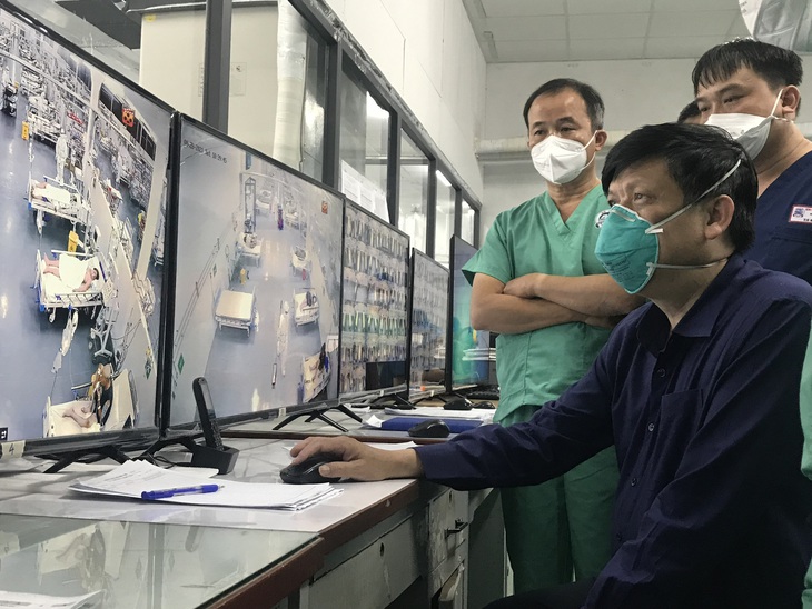 Bộ trưởng Bộ Y tế: Đối phó với dịch COVID-19 tại TP HCM là cuộc chiến khốc liệt nhất - Ảnh 2. Bộ trưởng Bộ Y tế: Đối phó với dịch COVID-19 tại TP HCM là cuộc chiến khốc liệt nhất - Ảnh 2.