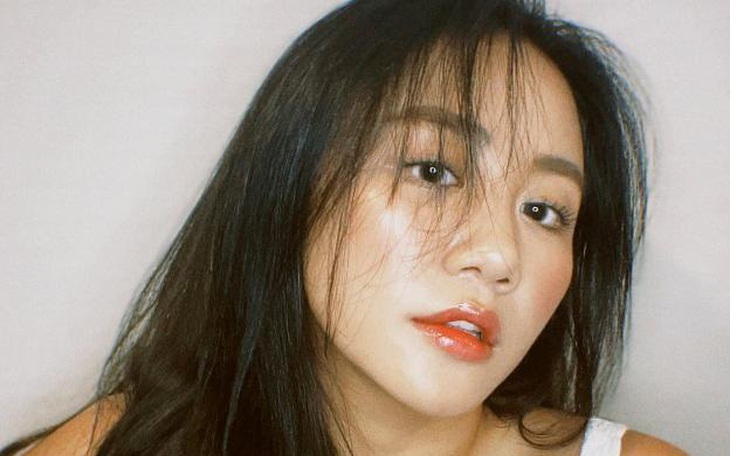'Sao' làm đẹp: Văn Mai Hương mở tiệc skincare trên mạng xã hội