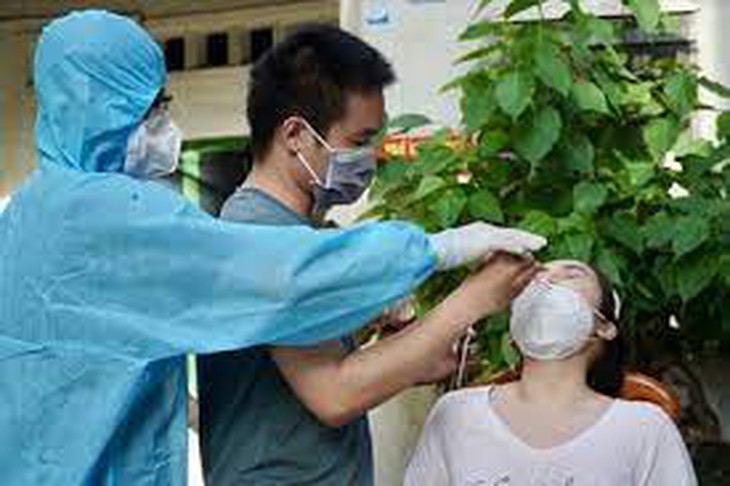 Trước 1/9, TP.HCM sẽ hoàn thành việc lấy mẫu xét nghiệm lần 2 khu vực vùng đỏ, vùng cam - Ảnh 2. Trước 1/9, TP.HCM sẽ hoàn thành việc lấy mẫu xét nghiệm lần 2 khu vực vùng đỏ, vùng cam - Ảnh 2.