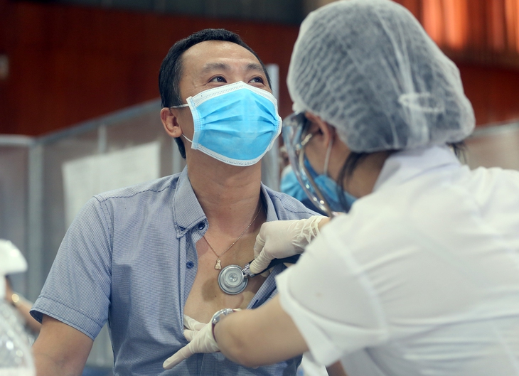 Hà Nội: Trưng dụng Nhà thi đấu Trịnh Hoài Đức thành tiểm tiêm vaccine phòng COVID-19 - Ảnh 4.