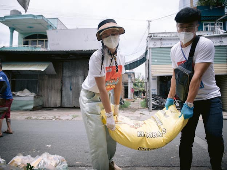 Diễn viên Nam Thư: Hỗ trợ chống dịch mới thấu nỗi vất vả tuyến đầu - Ảnh 5.