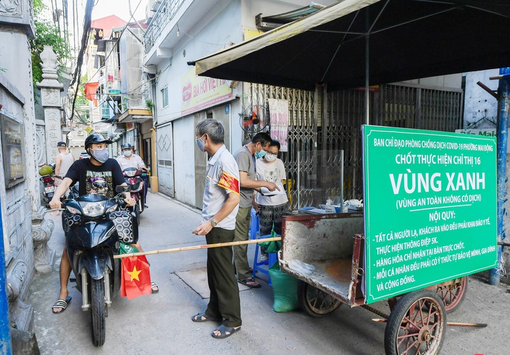 Gần 400 chốt “vùng xanh” ngăn dịch ở Hoàng Mai - Ảnh 1.